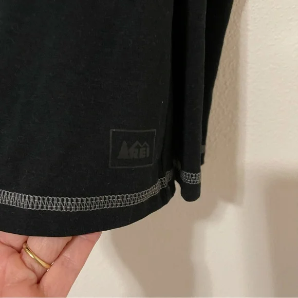 REI Quarter-Zip Tech Shirt Black Long Sleeve Base Layer. Size Medium - Picture 4 of 8